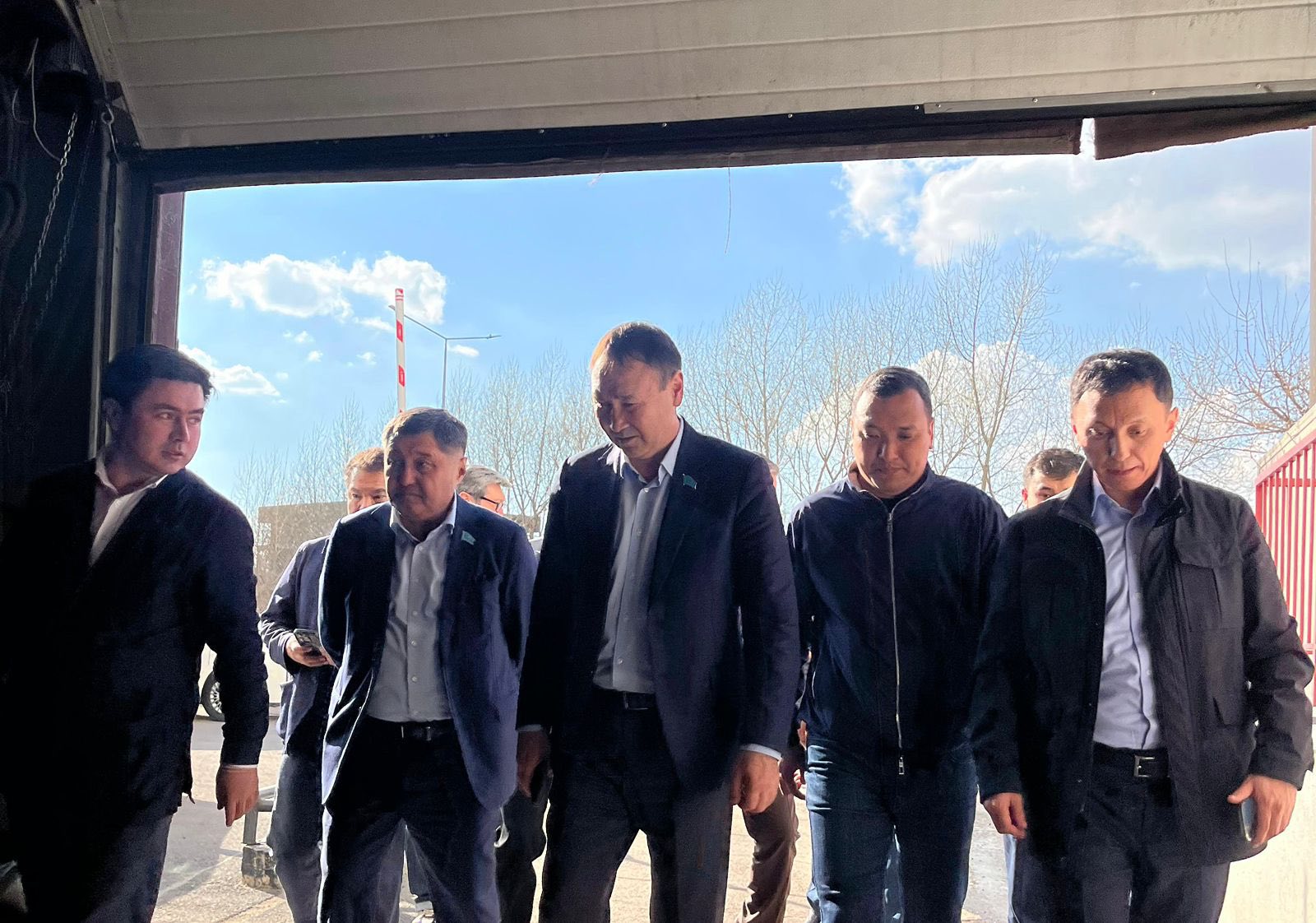 Елорда депутаттары коммуналдық мүліктің тиімділігін бағалау мақсатында нысандарды аралады (06.04.2026)