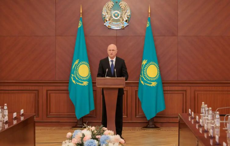 Қазақстан Республикасы Премьер-Министрінің бірінші орынбасары Роман Скляр Қазақстан Президентінің атынан мемлекеттік органдардың қызметкерлері мен Таяу Шығыс елдерінен қазақстандықтарды эвакуациялауға қатысқан авиация саласының өкілдеріне наградалар табыстады.