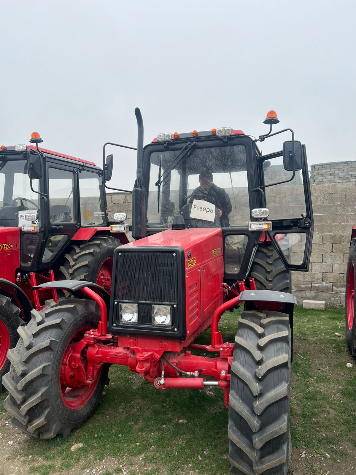 Заманауи техника – табысты еңбек кепілі: Нұрхат шаруа қожалығына жаңа Беларус 892.2 келді