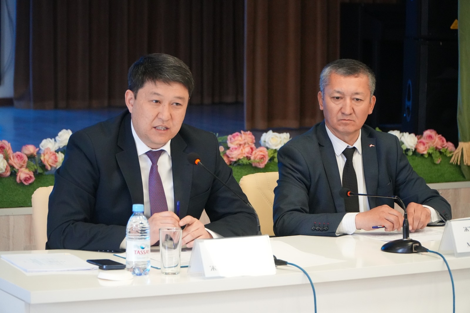 АУДАН ӘКІМІНІҢ ТҰРҒЫНДАРМЕН ЖҮЗДЕСУІ ЖАЛҒАСУДА