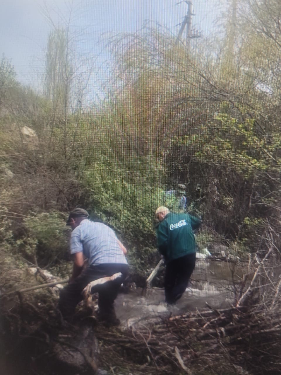 Қайназар ауылы тұрғындарының ұйымдастыруымен арықтар мен тоғандарды тазалау жұмыстары жүргізілді. Сонымен қатар, таудан келетін су өткелдері де тазартылып, су ағымының қалыпты жүруіне жағдай жасалды.