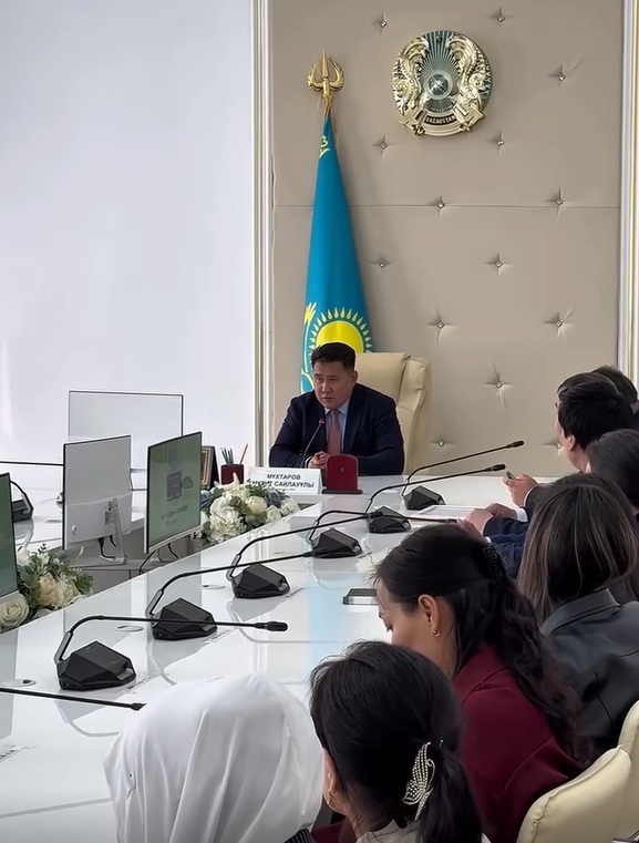 Аудан әкімі Мұхит Сайлауұлы Мұхтаров "Алғыс хат" табыс етті