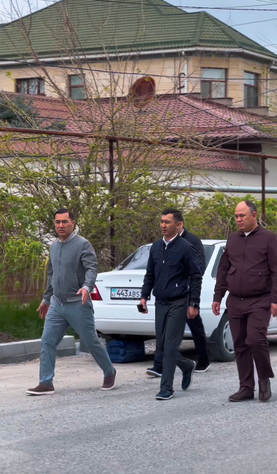 ТҰРҒЫНДАР ПІКІРІ НАЗАРДА