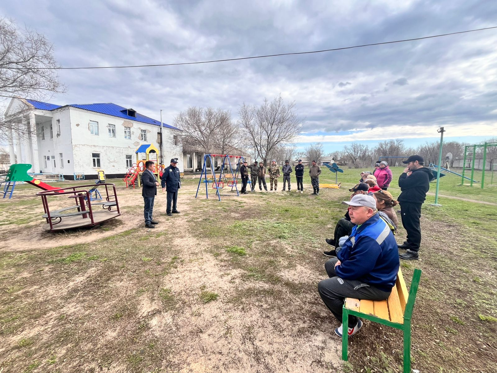 Аққайын және Қаратаусай ауылдарында санитарлық екі айлық тазалық жұмыстары және ауыл шаруашылығы малдарын ұйымдасқан түрде жаю мәселелері бойынша тұрғындармен жиын өткізілді.