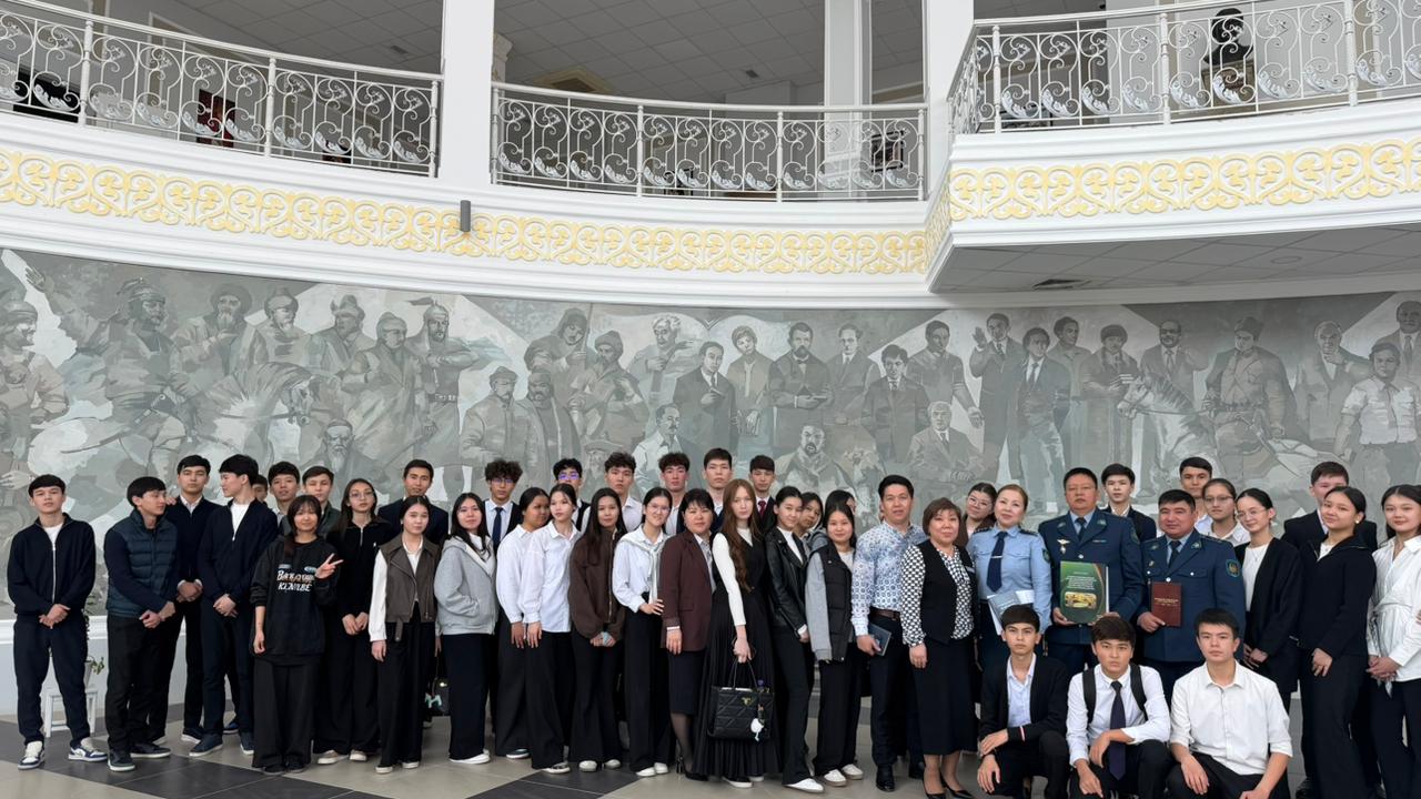 Ақтауда оқушыларға арналған маңызды кездесу өтті: мамандар жастарға құқық пен міндетті түсіндірді