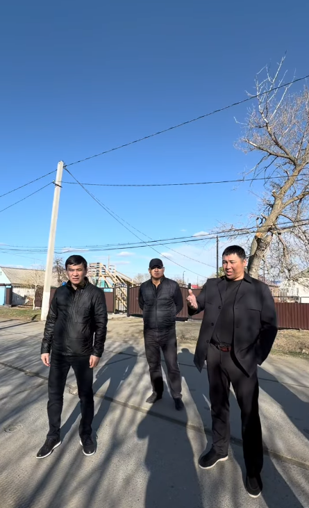 Аудан әкімі Нұрлыбек Унербаев “Таза Қазақстан” акциясы аясында, аудан орталығында орналасқан бірқатар нысандарды аралап, олардың қазіргі жағдайымен танысты.