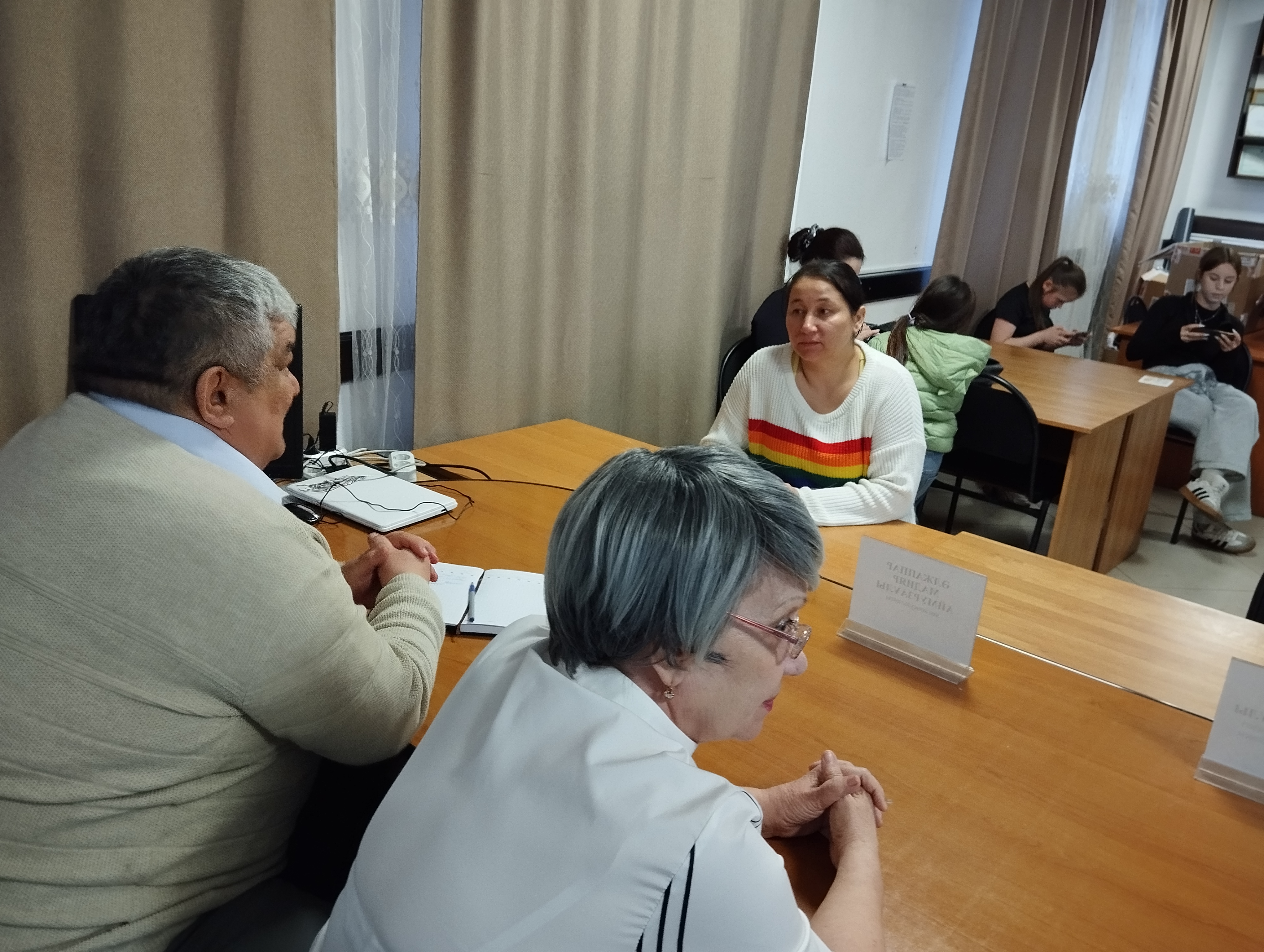 Қарағанды облысы бойынша Адам құқықтары жөніндегі уәкілдің өкілі А.Н. Тлешев Қарағанды облысының Бала құқықтары жөніндегі уәкілі И.Б. Киселевамен, адвокаттармен және азаматтық қоғам өкілдерімен бірлесіп адам құқықтары, зорлық-зомбылық пен кемсітушілікке қарсы күрес мәселелері бойынша семинар өткізді