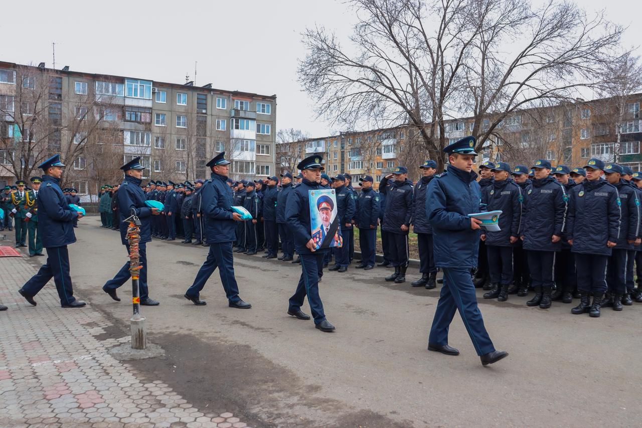 Шығыс Қазақстан облысы орталығында Құрмат Рахимовты соңғы сапарға шығарып салды