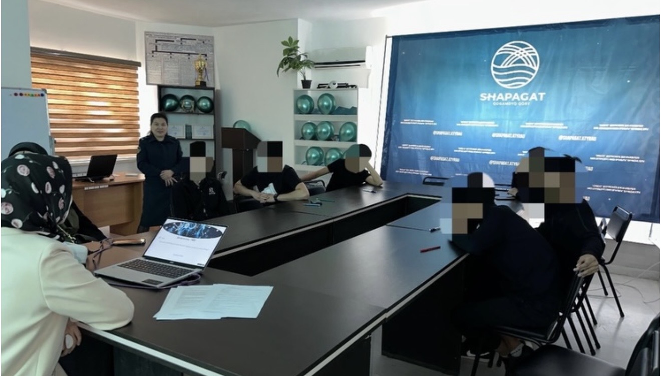 «Шапағат» деструктивті діни ағымдардан жапа шеккендерге көмек орталығы» қоғамдық қоры және Атырау облысы ҚАЖД-ға қарасты Пробация қызметі мекемесінің бірлесуімен пробация есебінде тұрған жасөспірімдерге арналған «Мен өмірді таңдаймын» тақырыбында психологиялық қолдау көрсетуге бағытталған тренинг ұйымдастырылды.