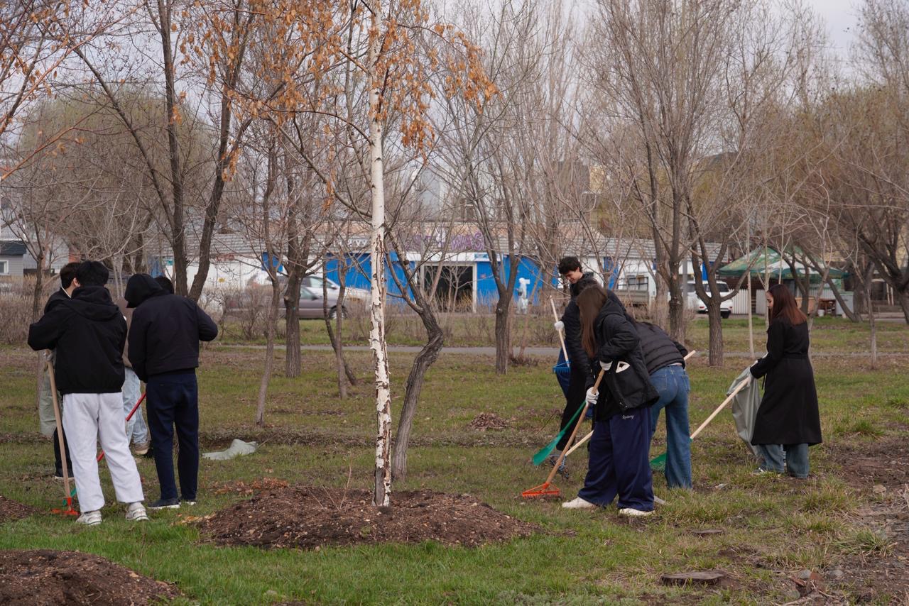 Елордалық ЖОО-ның студенттері сенбілікке қатысты