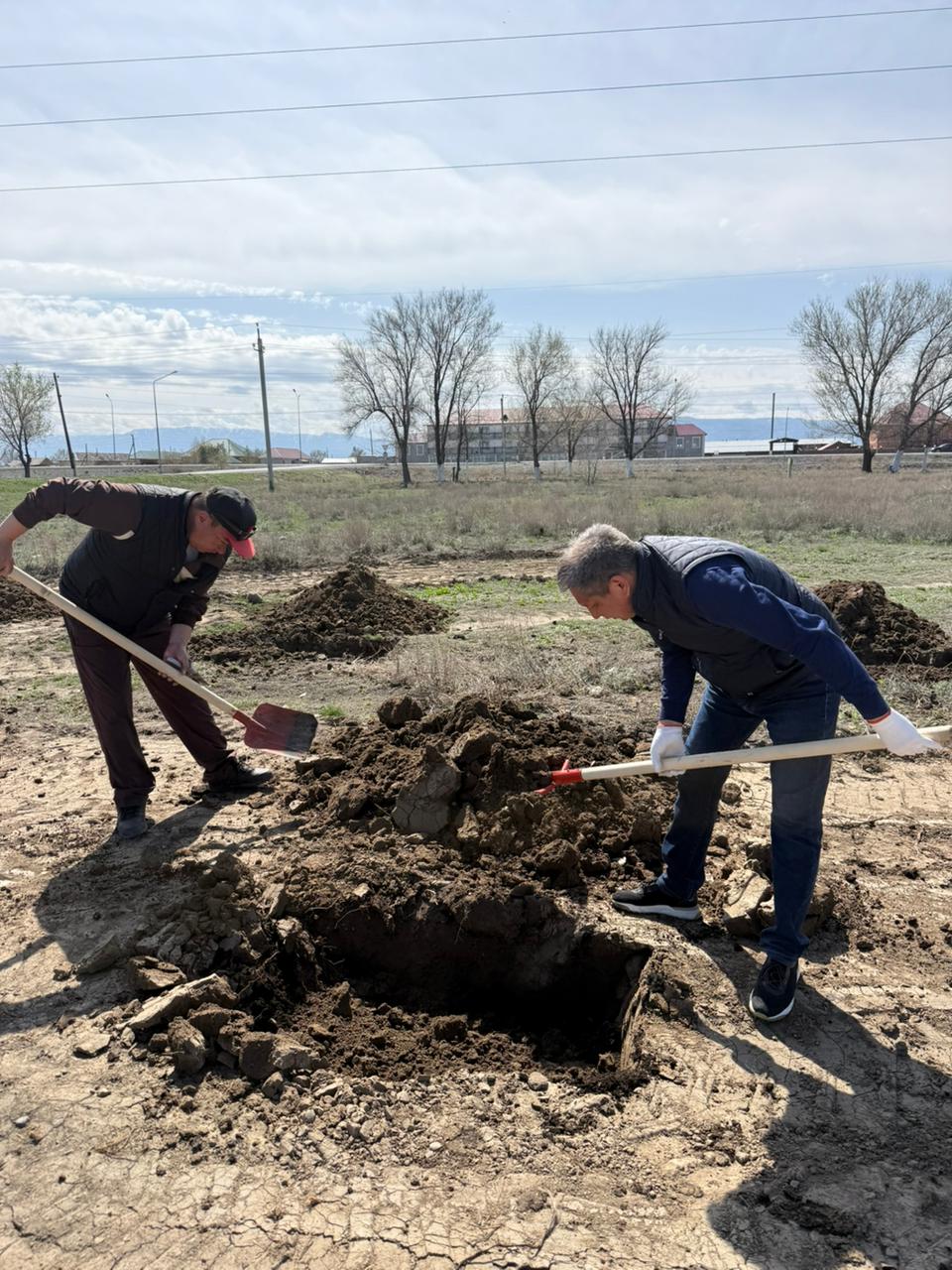 Алакөл ауданының орталығы – Үшарал қаласында «Таза қала» экологиялық акциясы өткізілді.