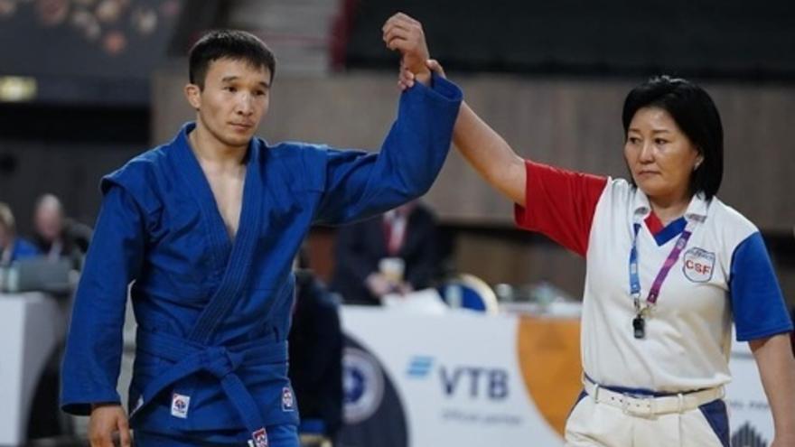 Самбо: Арнұр Қуатай Еревандағы әлем кубогында жеңімпаз атанды