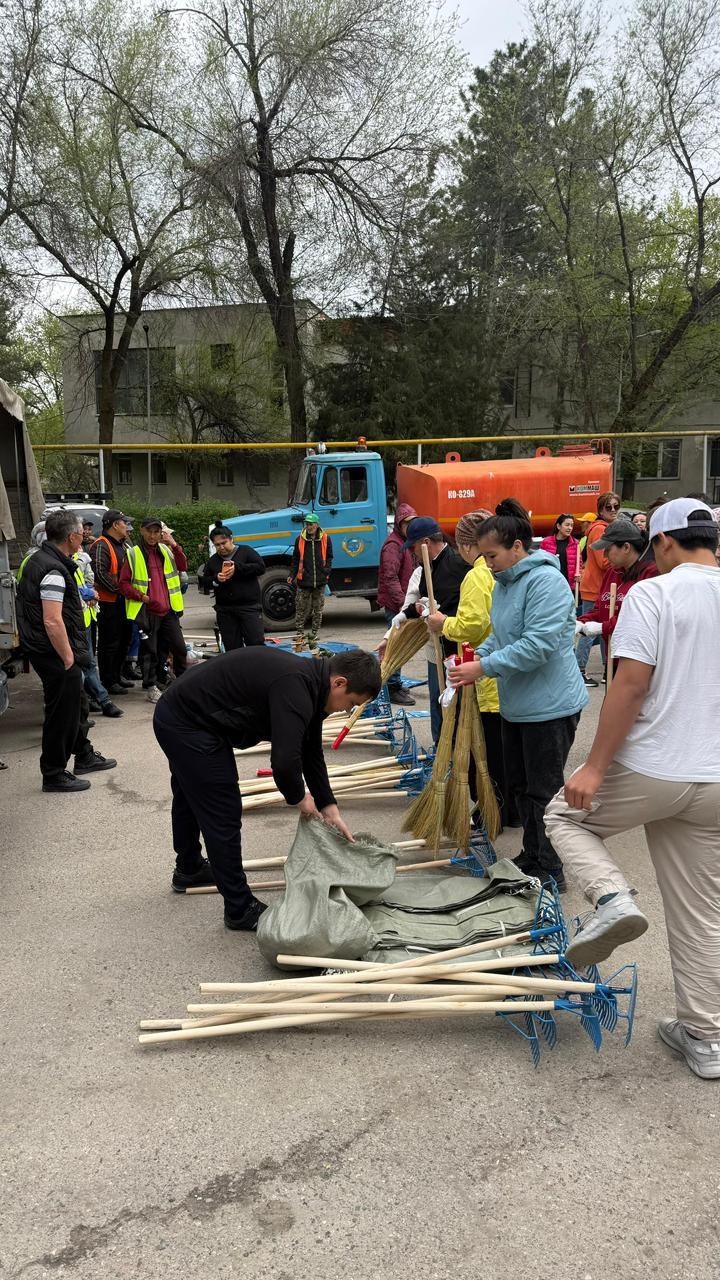 Алматының Медеу ауданында Терісбұлақ өзенінің жағалауы қоқыстан тазартылды