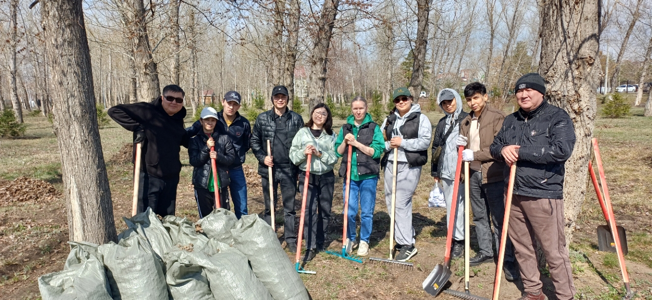 11 сәуірде "Қостанай облысы әкімдігінің энергетика және тұрғын үй-коммуналдық шаруашылық басқармасы" ММ қызметкерлері "Таза Қазақстан"акциясы аясында Триатлон паркінің аумағында сенбілікке белсенді қатысты.