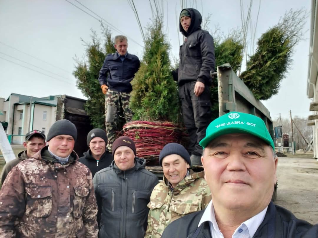 В селе Афонькино в рамках республиканской экологической акции «Таза Қазақстан» ТОО «Стан» (директор, депутат районного маслихата Бекенов Канат Жанабаевич) провело работы по озеленению территории.