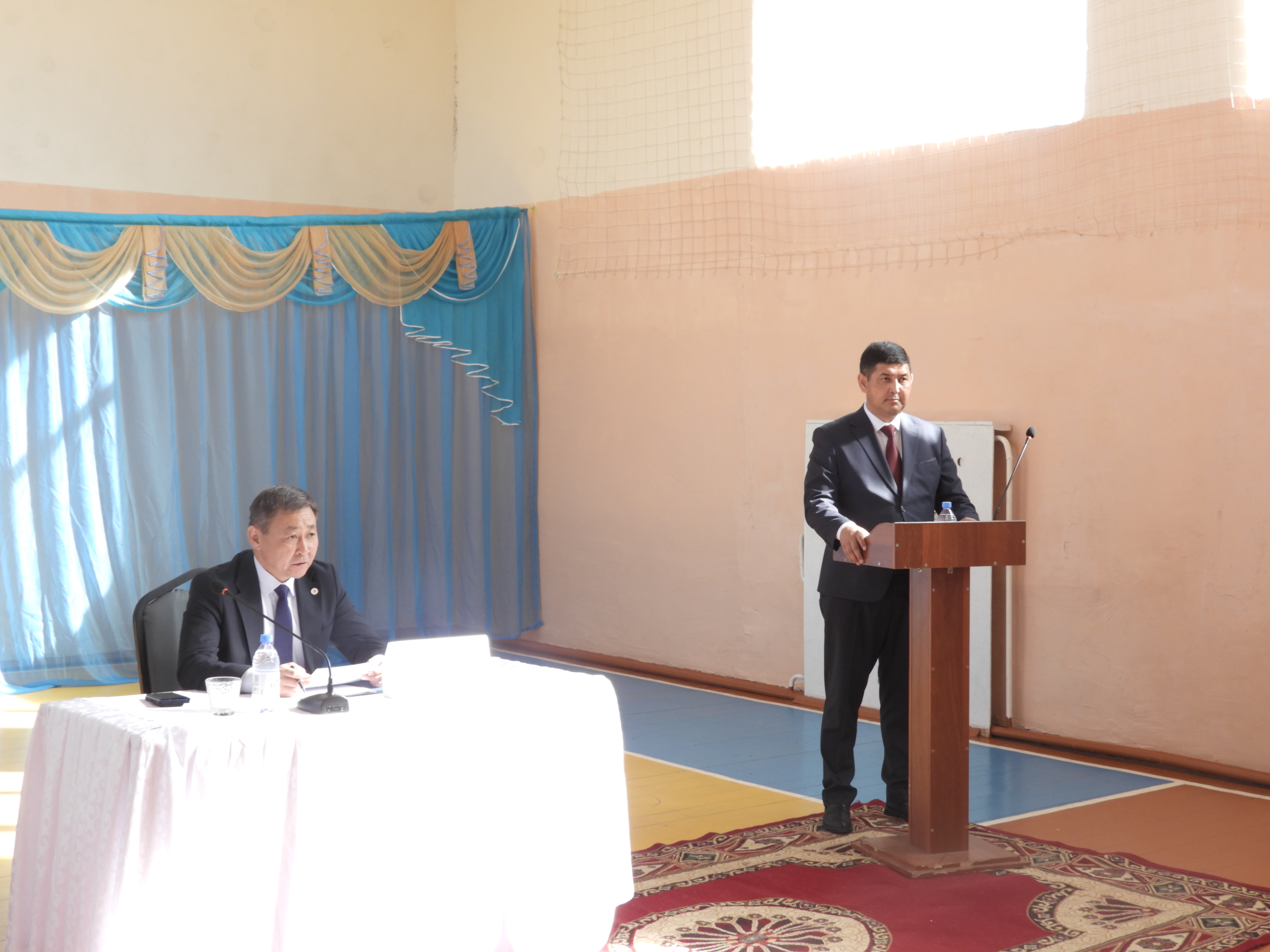 Халықпен кездесулер