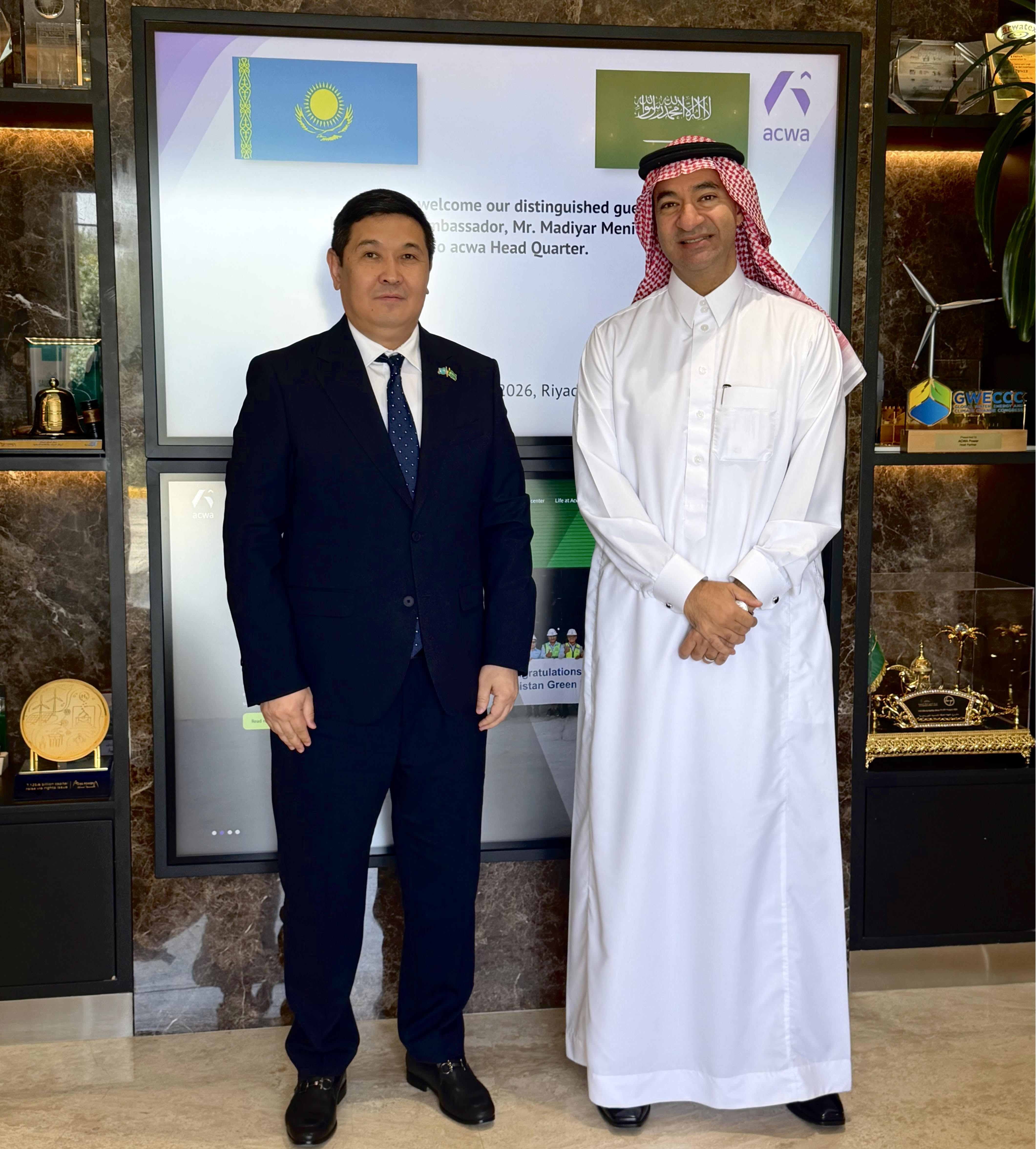 Қазақстан Елшісі «Acwa» компаниясының басшылығымен кездесті