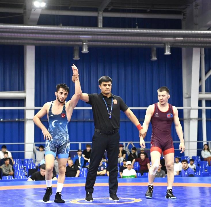 Сыр өңірінде грек-рим күресінен ересектер арасындағы халықаралық доданың ашылу салтанаты өтті