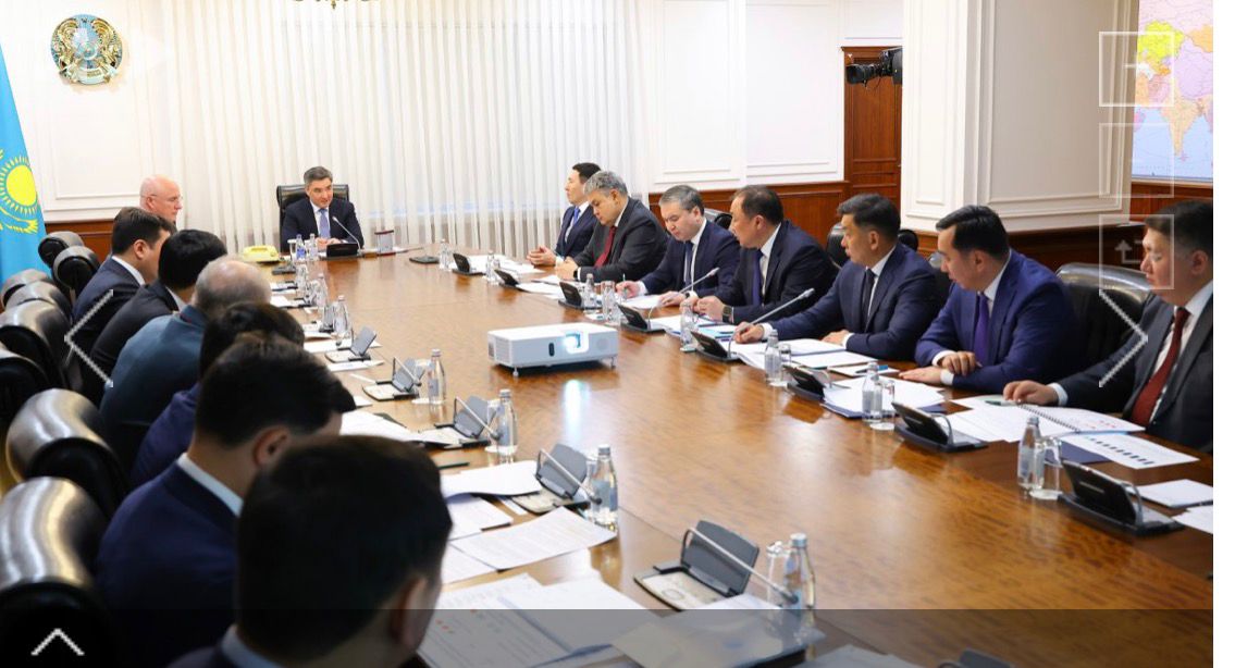 Қазақстан Үкіметінде Олжас Бектенов Президент тапсырмаларының орындалуын талқылады. Негізгі назар көлік-транзит саласын дамыту, инфрақұрылымды жаңғырту және цифрландыруға аударылды.