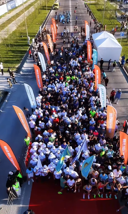 120 сотрудников Департамента полиции города Шымкента выстроились в строй и приняли участие в марафоне.