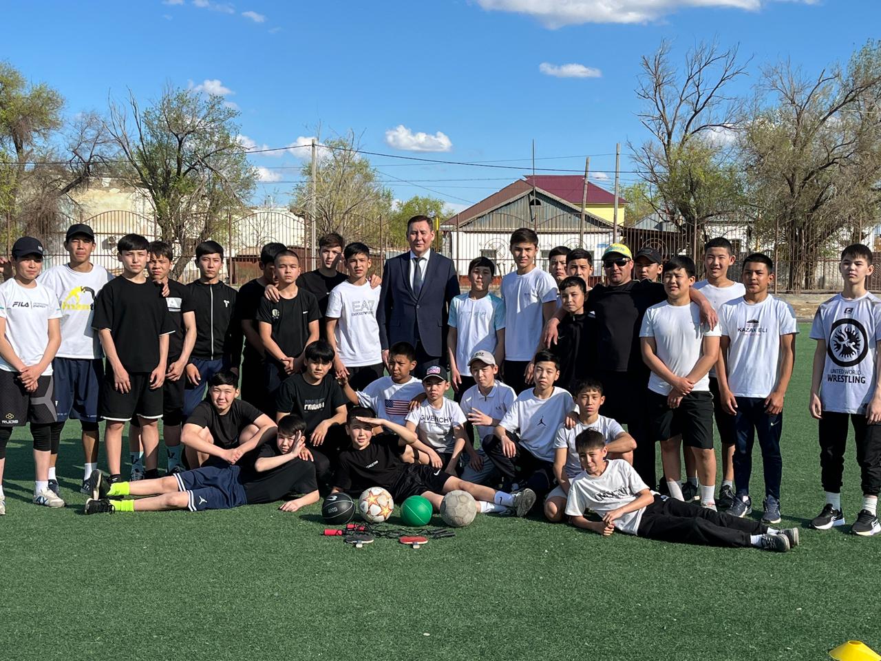 «ДЕНСАУЛЫҚ — ӘР АЗАМАТТЫҢ ҚҰҚЫҒЫ» СПОРТТЫҚ ЭСТАФЕТАСЫ ӨТКІЗІЛДІ