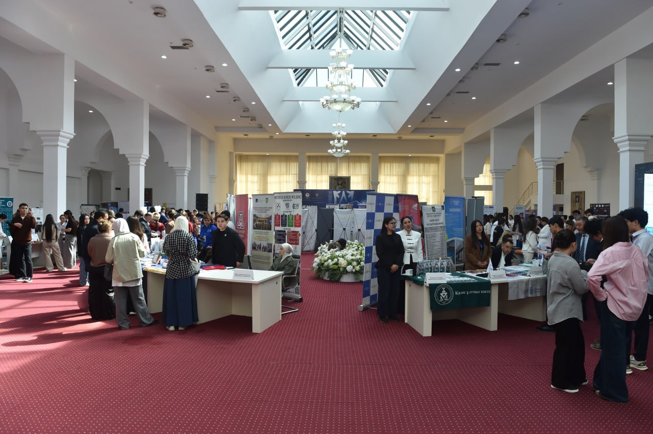 ҚазҰУ-да «Study in Kazakhstan» республикалық көрмесі өтіп жатыр