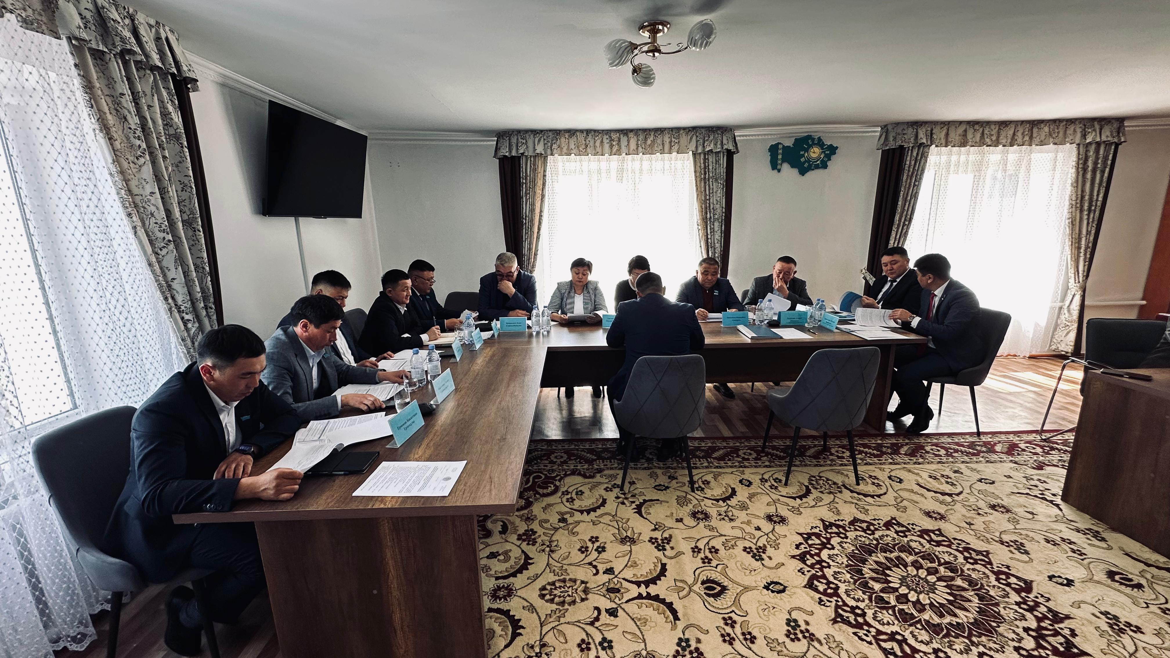 2026 жылдың 13 сәуір күні VIII шақырылған Ақсуат ауданы мәслихатының кезектен тыс қырық бірінші сессиясы өтті.