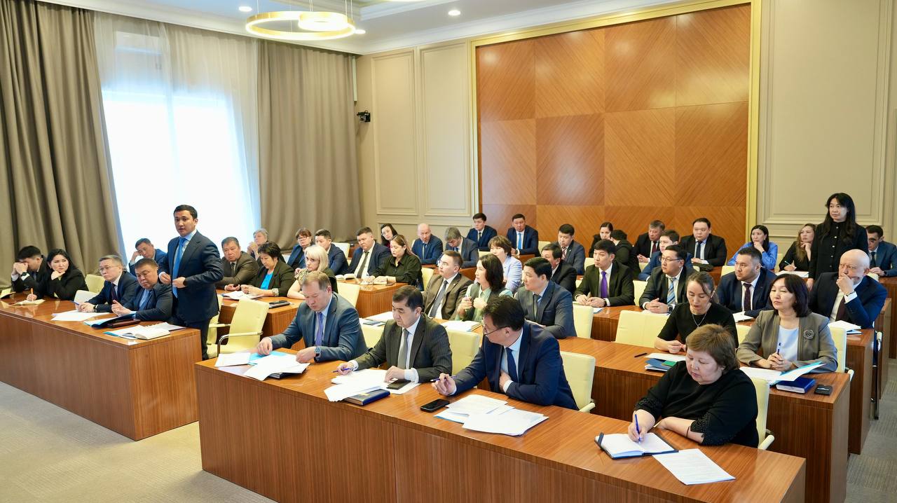 В акимате ВКО проверили ход выполнения  поручений руководителей страны и области