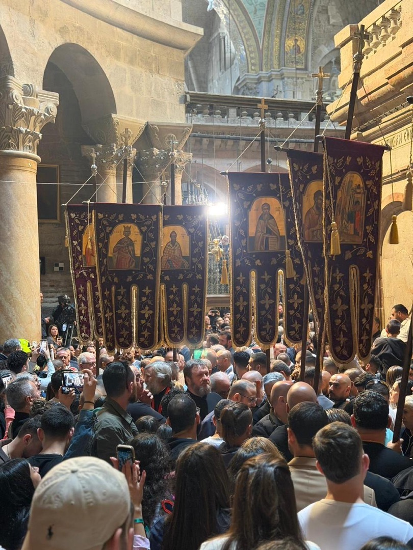 Благодатный огонь из Иерусалима доставлен в Казахстан