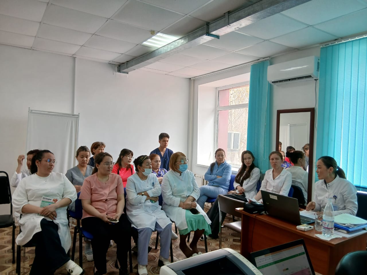 Хромтаудағы №2 МӘС бөлімінің жұмысы: азаматтарды куәландыру және дәрігерлерге арналған оқыту семинары