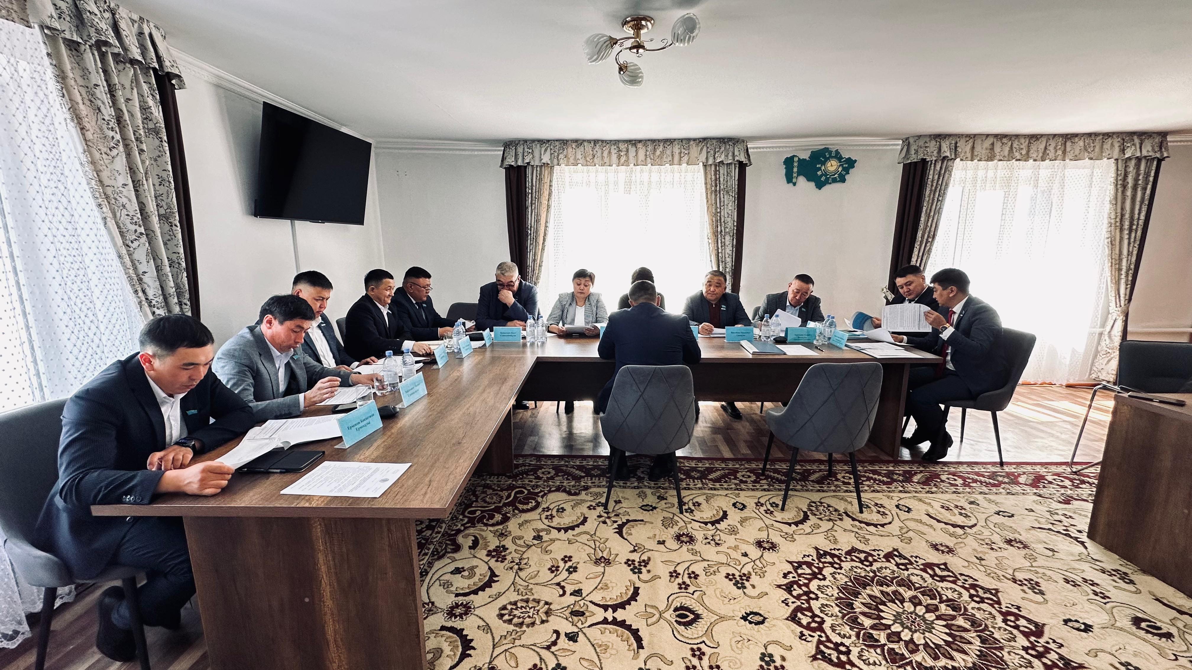 13 апреля 2026 года состоялось сорок первое внеочередное заседание Аксуатского районного маслихата VIII созыва.