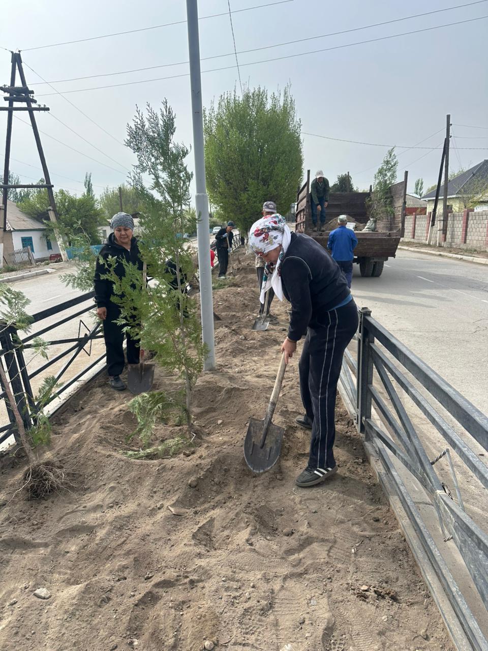 «Таза Қазақстан» бағдарламасы аясында аумақтарды тазарту, көгалдандыру және елді мекендерді санитарлық тазалау жұмыстары ұйымдастырылды.