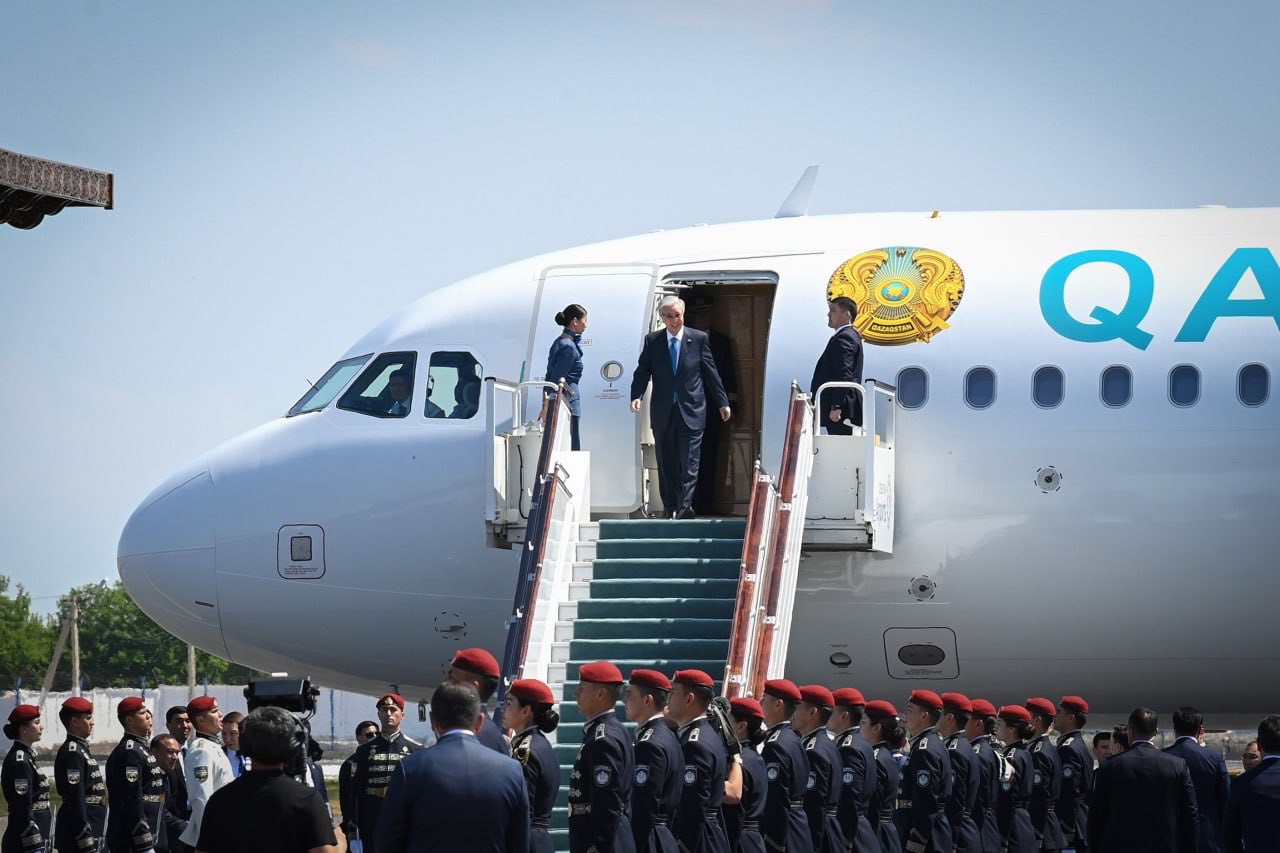 🇰🇿🇺🇿Мемлекет басшысы Қасым-Жомарт Тоқаев Өзбекстанға жұмыс сапарымен барды