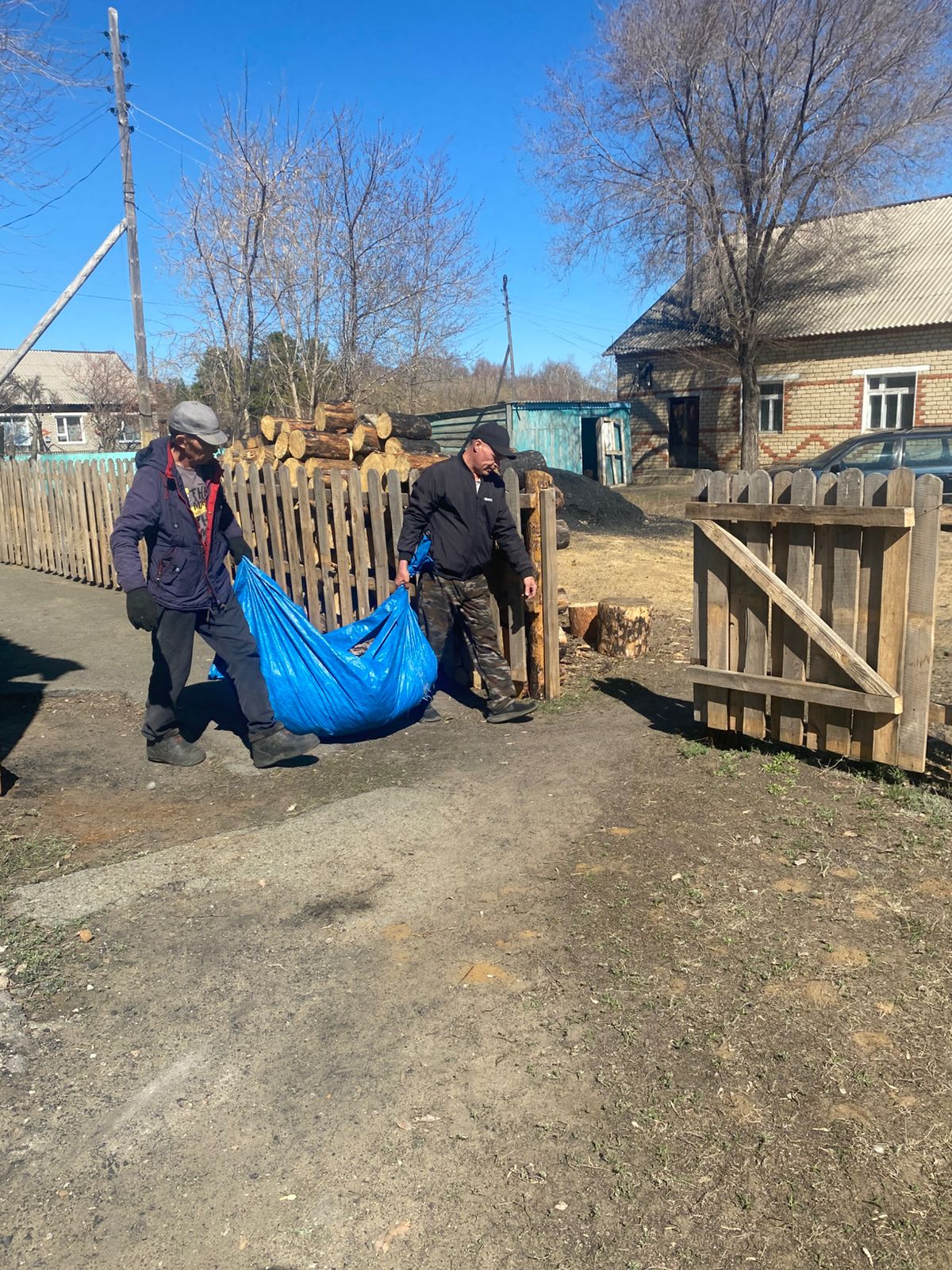 «Таза Қазақстан» экологиялық бағдарламасы аясында Лесное ауылында «Таза өлке» акциясы өтті. Аталған акцияға Лесное ауылы мектебінің ұжымы белсенді қатысты