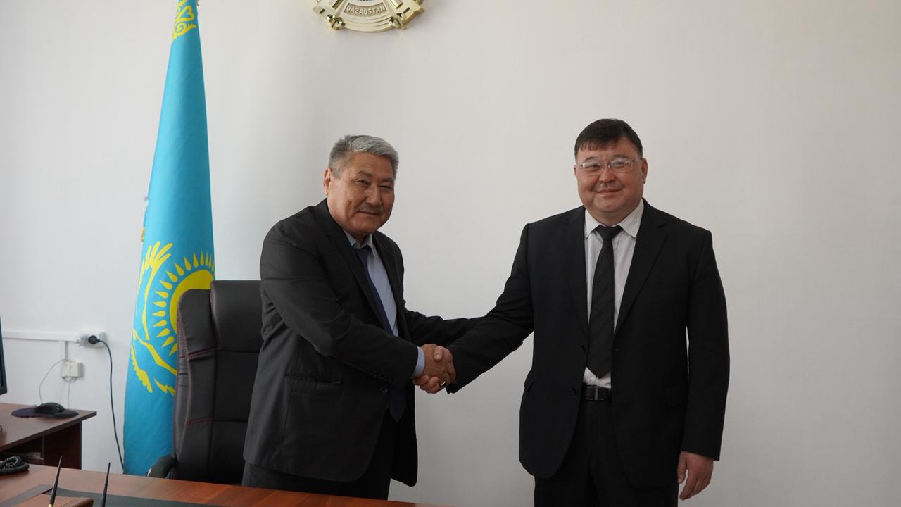 ШАРДАРА АУДАНДЫҚ ЖЕР ҚАТЫНАСТАРЫ БӨЛІМІНЕ ЖАҢА БАСШЫ ТАҒАЙЫНДАЛДЫ