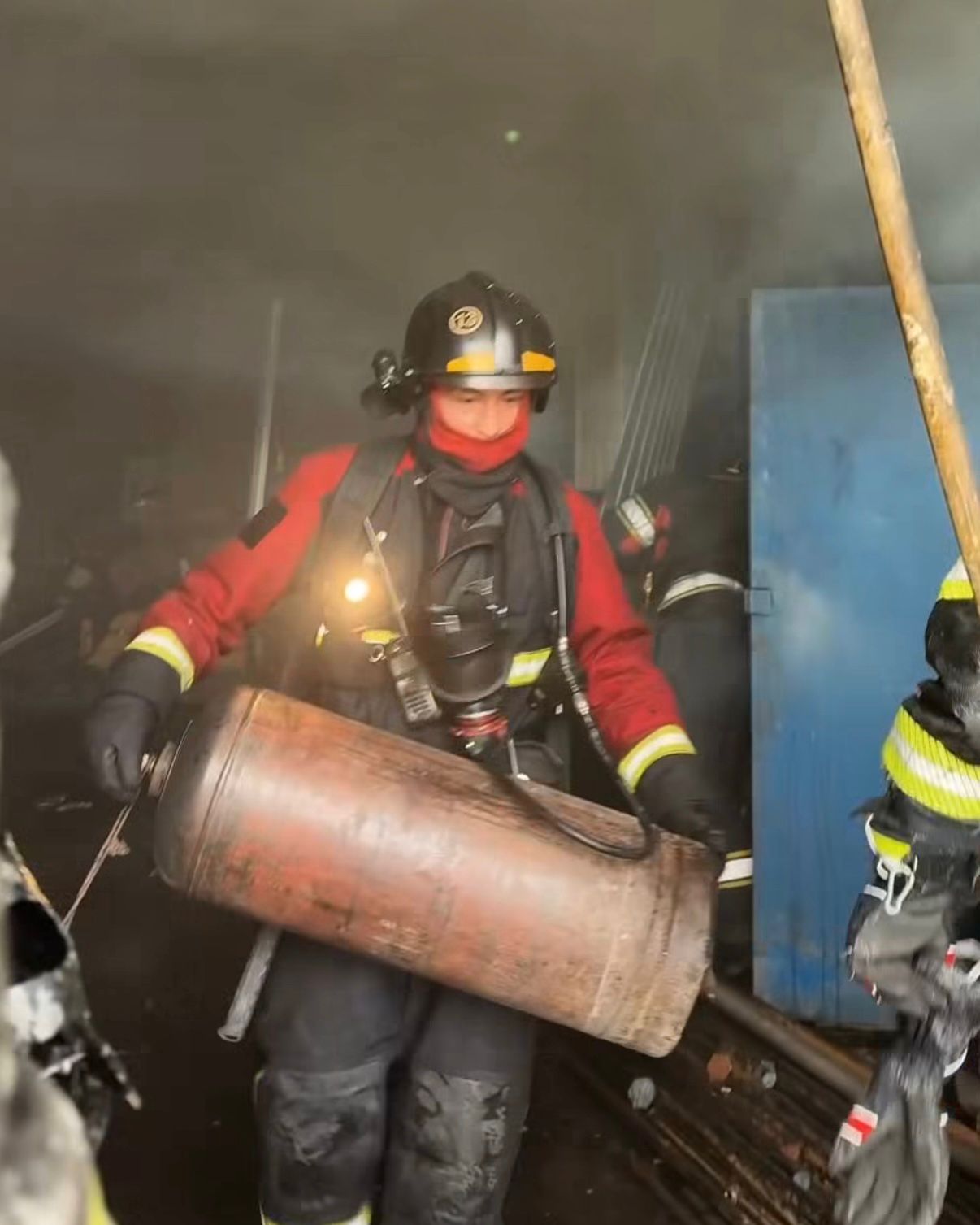 Қазақстанның ТЖМ құтқарушылары өрттерден 400-ден астам газ баллонын алып шықты