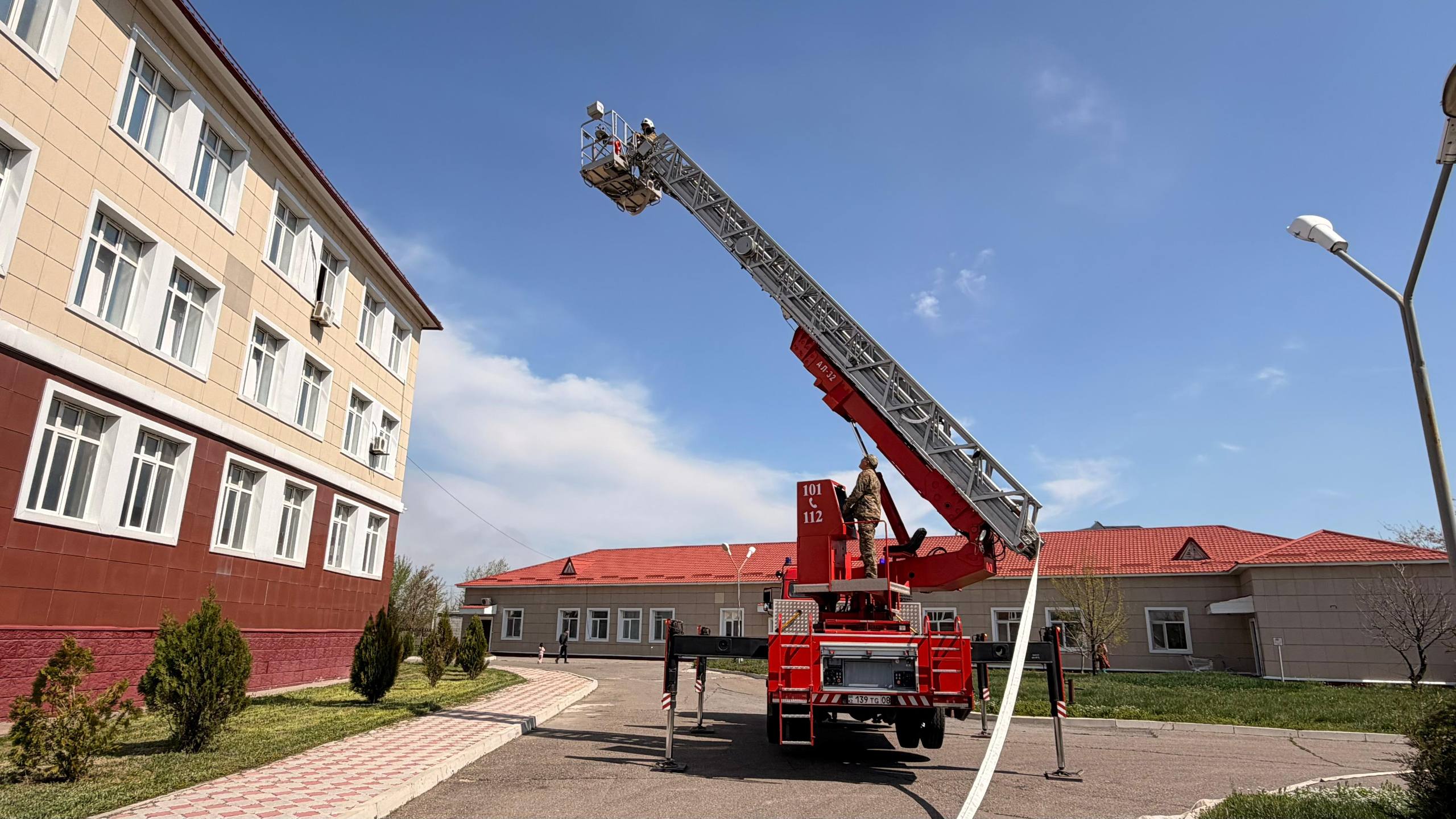 Көпбейінді балалар ауруханасында өрт-тактикалық оқу-жаттығу өткізілді