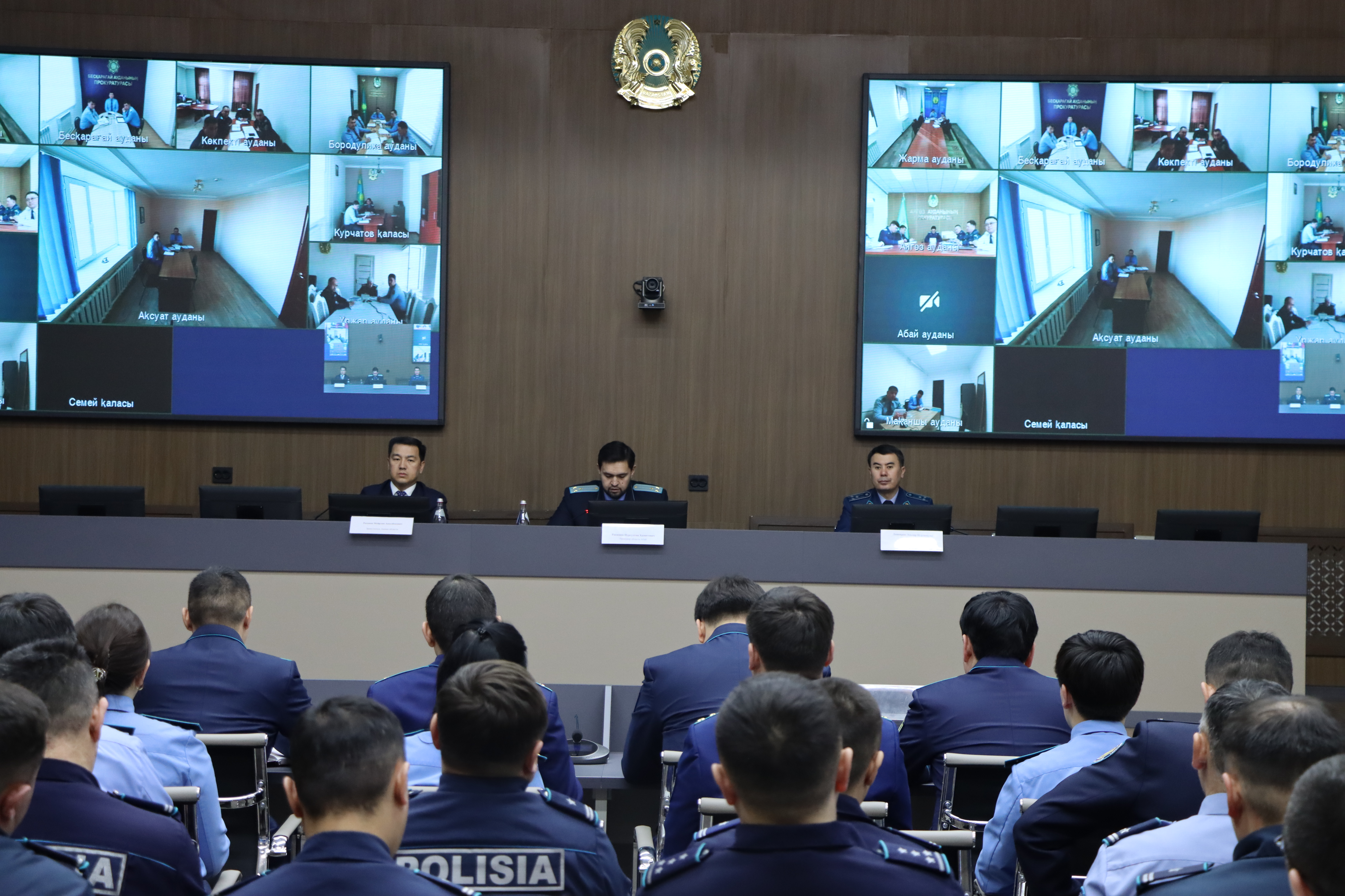 Абай облысында тұрмыстық зорлық-зомбылық және сталкинг мәселелері қаралды