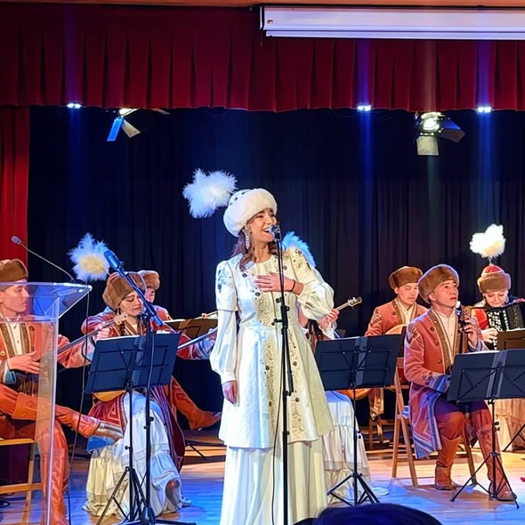 ТҮРКІСТАН ӨНЕРПАЗДАРЫ ЕУРОПА ТӨРІНДЕ ӨНЕР КӨРСЕТТІ