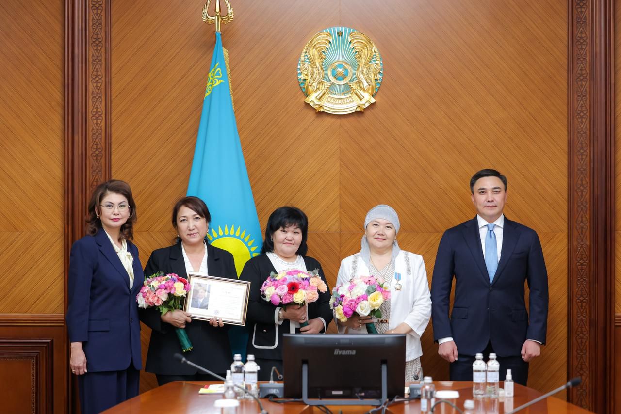 В Шымкенте вручили государственные награды педагогам музыки от имени Президента &nbsp;