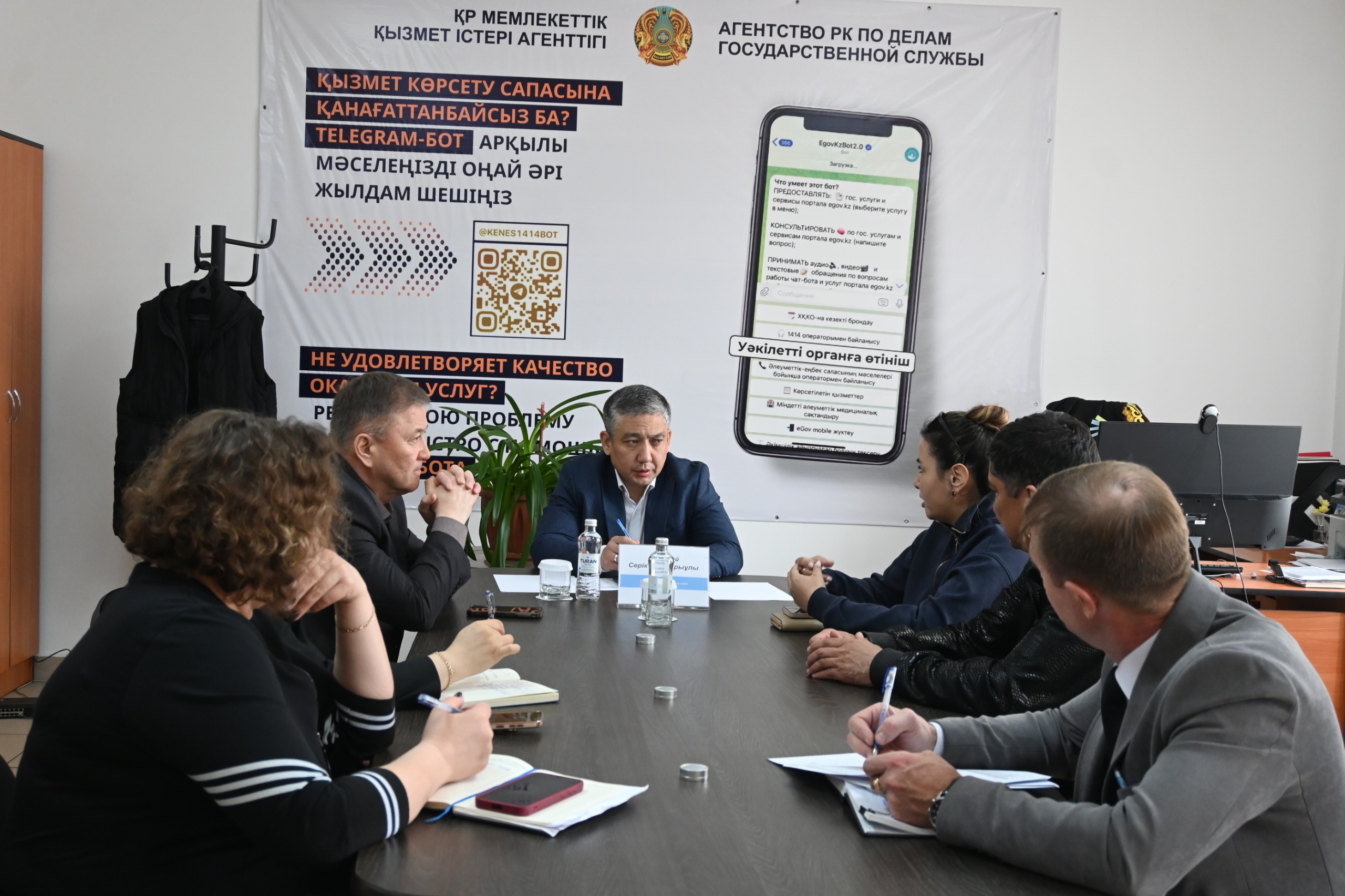 Аудан әкімі азаматтарды жеке қабылдады