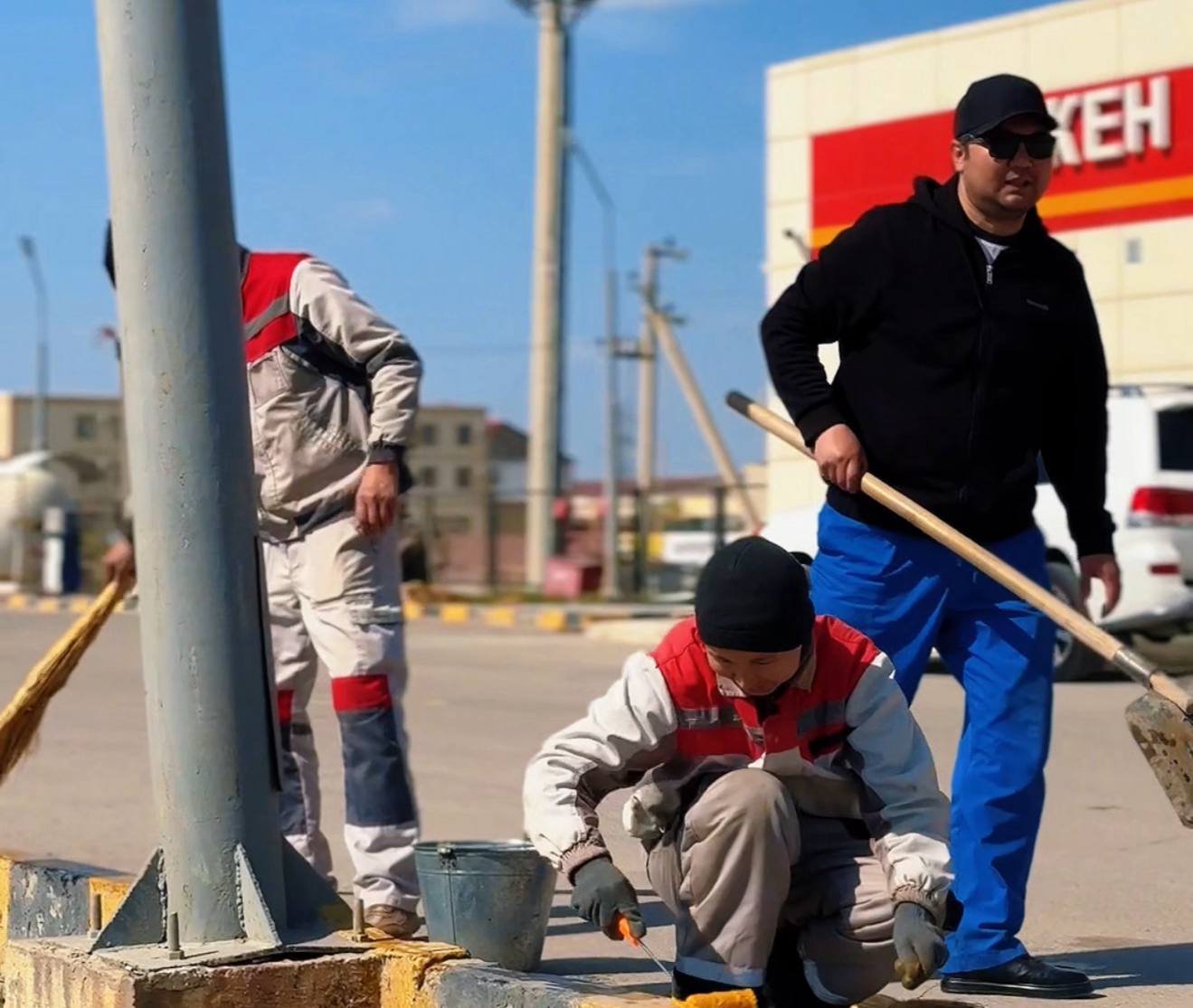 Таза Қазақстан: Бизнес өкілдері қаланы абаттандыруға атсалысты