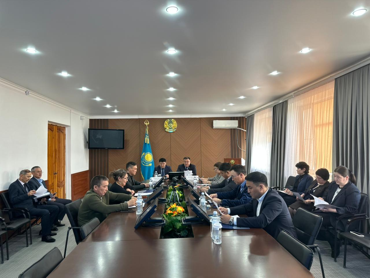 2026 жылғы 14 сәуірде аудандық мәслихаттың кезектен тыс сессиясы өтті