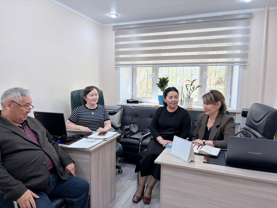 Ұлытау облысы Әділет департаментінің Құқықтық түсіндіру жұмыстарын және заңгерлік қызмет көрсету бөлімінің басшысы Г.Рахимжанова «Тіл - ұлттын ұйтқысы» тақырыбында Ұлытау облыстық адвокаттар алқасының адвокаттарына семинар өткізді