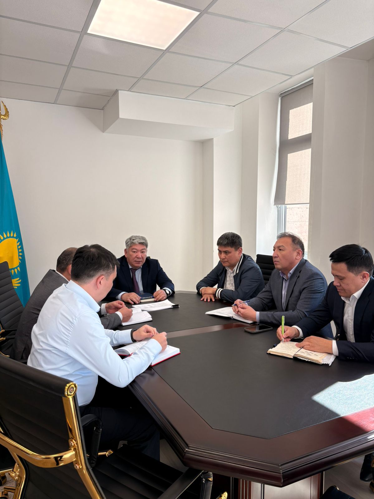 ЖОМС мәселелері бойынша жұмыс кездесуі