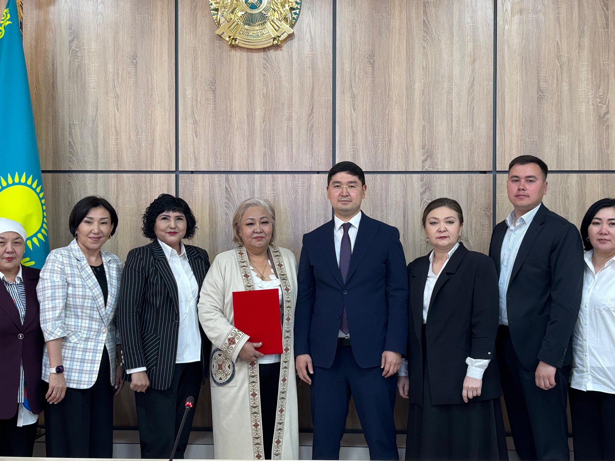 МЕМЛЕКЕТТІК ҚЫЗМЕТТЕН ҚҰРМЕТПЕН ЗЕЙНЕТКЕ ШЫҚТЫ