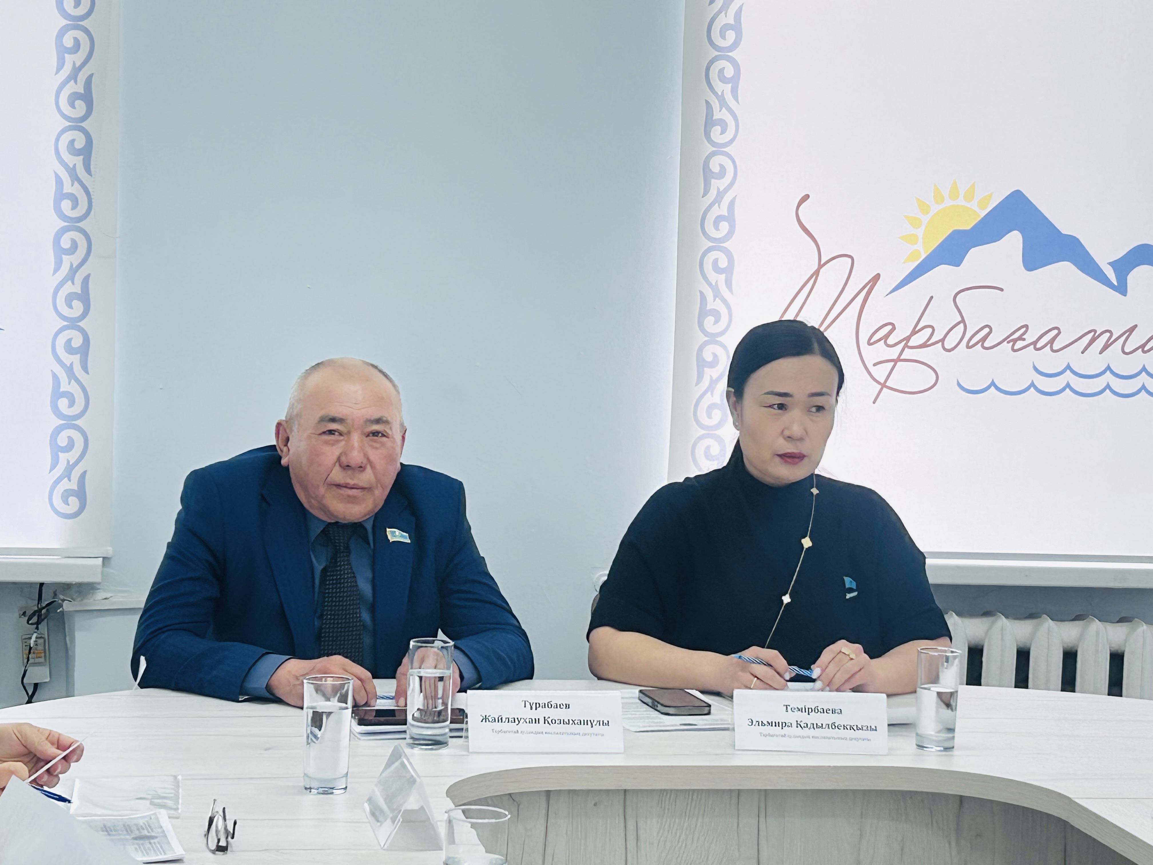 Бүгін аудандық мәслихатының бірлескен тұрақты комиссиялардың отырысы өтті