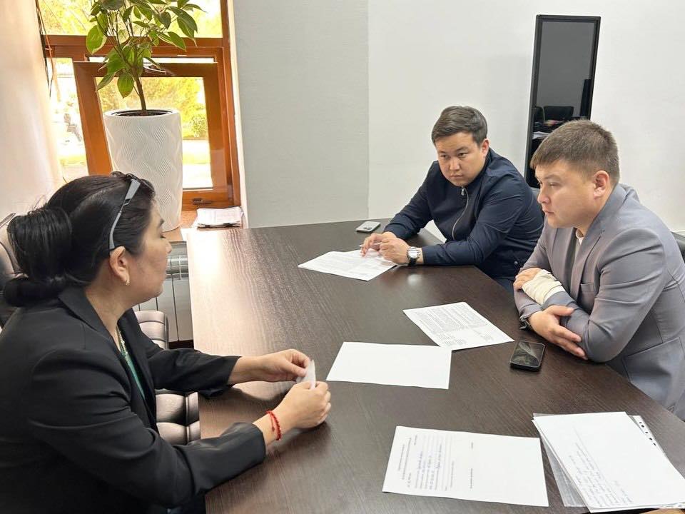 ҚАЛА ӘКІМІНІҢ ОРЫНБАСАРЫ ТҰРҒЫНДАРДЫ ЖЕКЕ МӘСЕЛЕЛЕРІ БОЙЫНША ҚАБЫЛДАДЫ