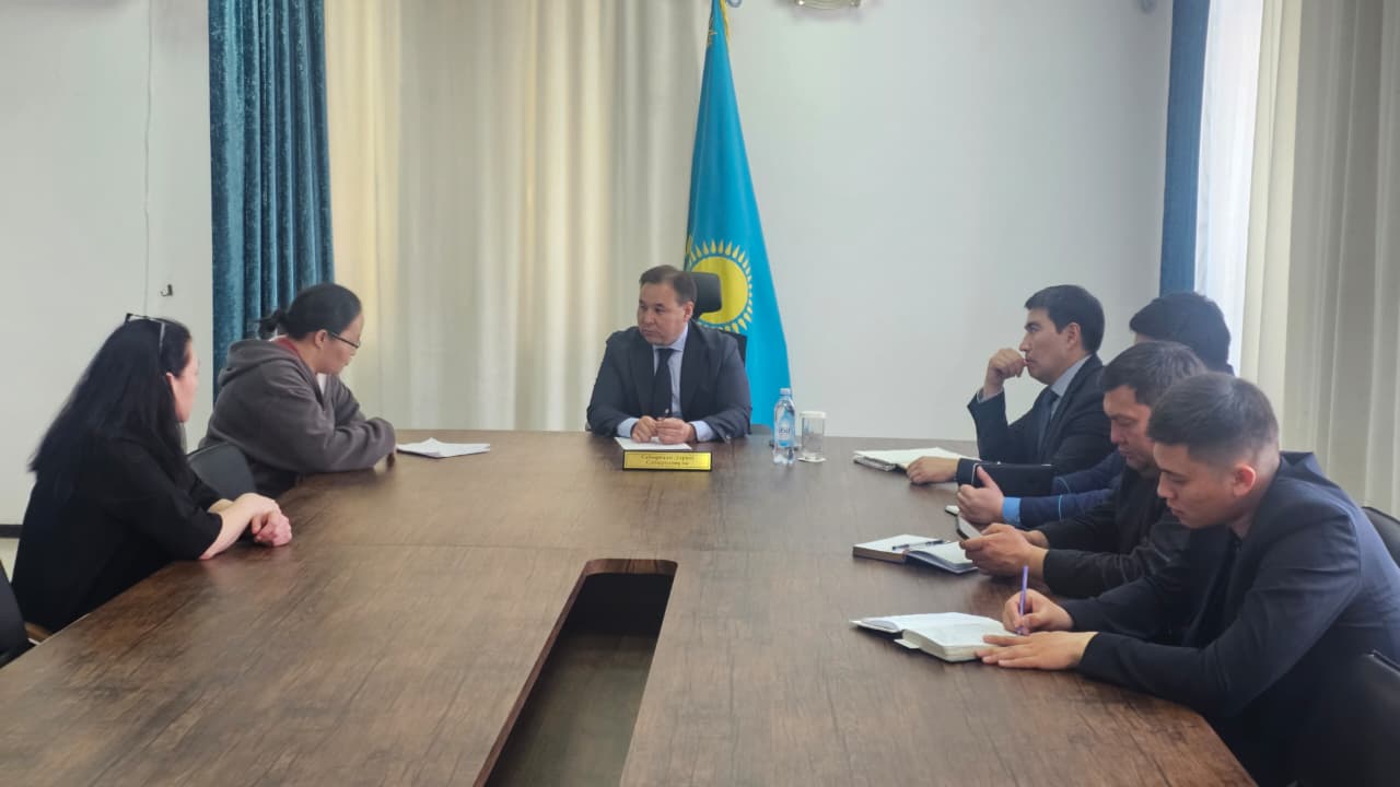 Целиноград ауданының әкімі азаматтарды жеке мәселелері бойынша қабылдады