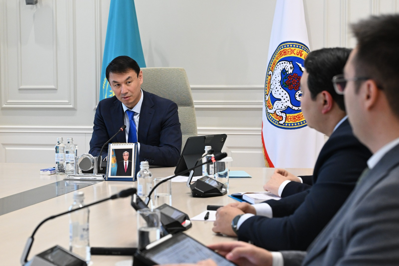 Алматы әкімі қала тазалығына бақылауды күшейтіп, жаңа көріктендіру бағдарламасын іске қосуды тапсырды